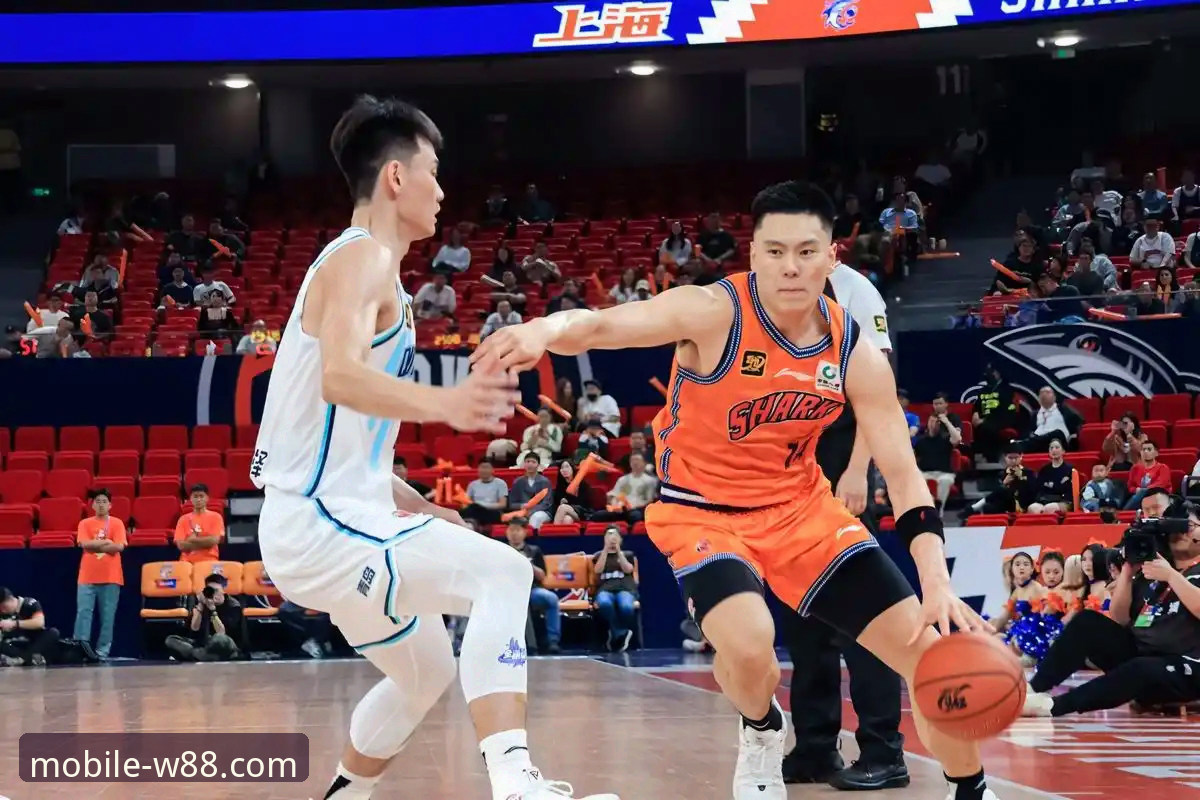 上海男篮的团队攻势 vs 天津队的连败困境：一场关于篮球战术革新的前瞻性解读